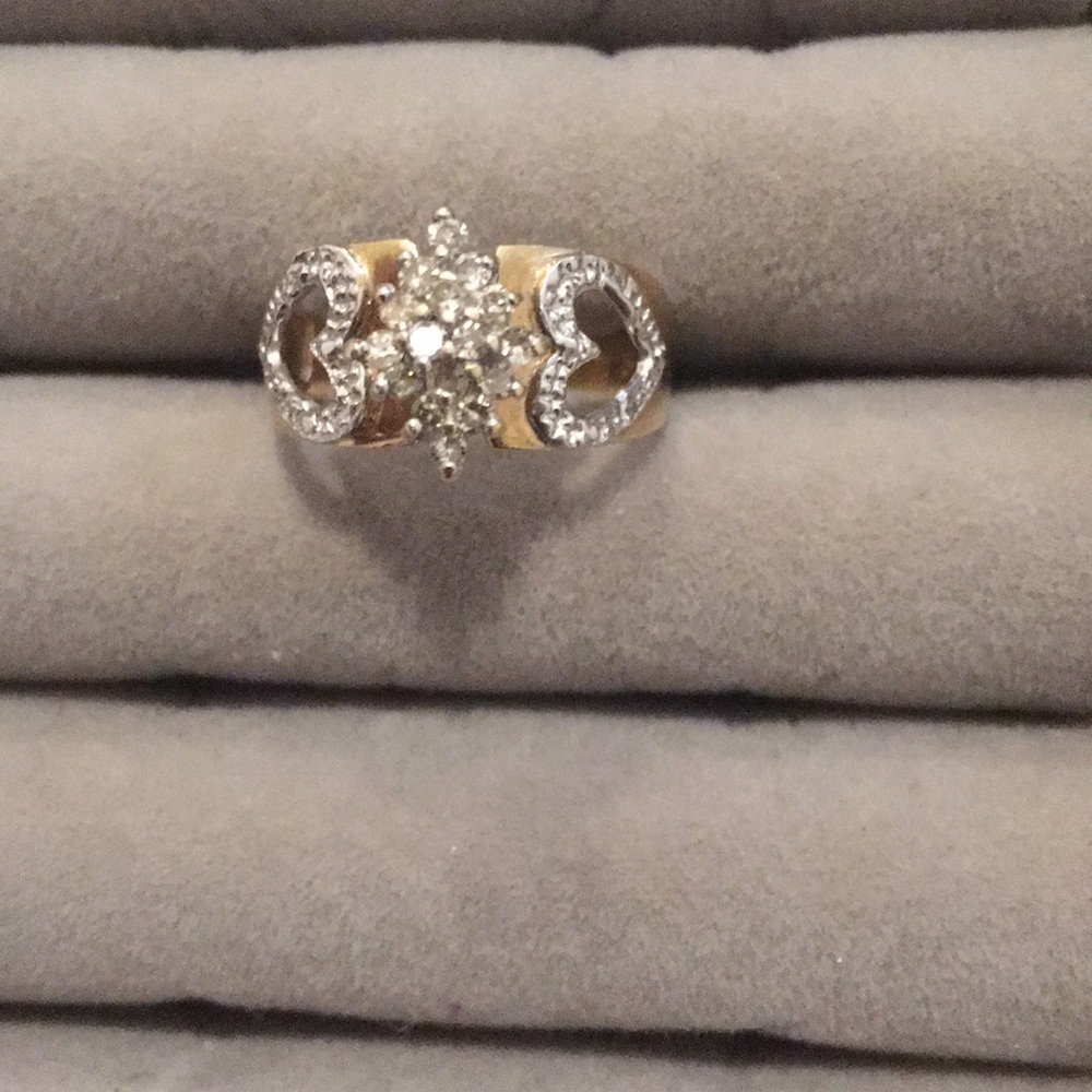 Heart ring 10k dimonth